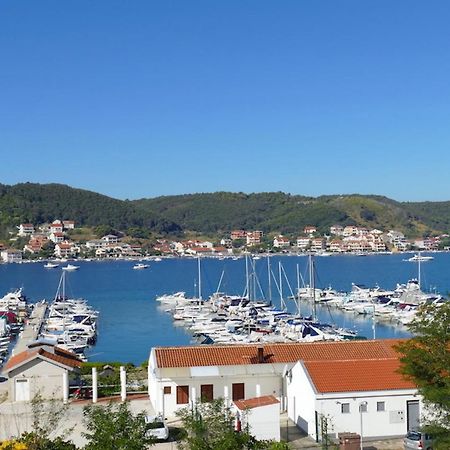 B&B Garni Stefi! Supetarska Draga Buitenkant foto